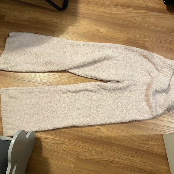 SKIMS S/M matching set - Picture 5 of 5